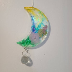 Resin sun catcher, colorful suncatcher, dried flower suncatcher decor