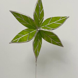 Spinning suncatcher leaf pattern